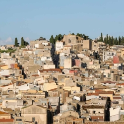 https://www.tp24.it/immagini_articoli/14-06-2026/uffici-stampa-senza-giornalisti-e-nomine-dirette-il-caso-calatafimi-250.jpg