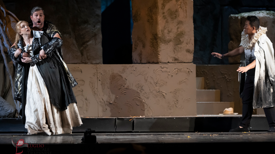 https://www.tp24.it/immagini_articoli/14-07-2025/1752491962-0-il-trovatore-a-trapani-regia-futuristica-costumi-sostenibili-e-teatro-accessibile.png