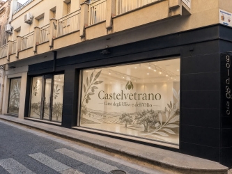 https://www.tp24.it/immagini_articoli/14-07-2026/castelvetrano-vetrine-pulite-e-decorate-per-rilanciare-il-centro-storico-250.jpg