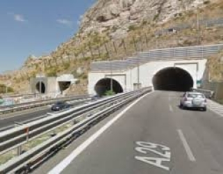 https://www.tp24.it/immagini_articoli/14-09-2026/auto-contromano-sull-a29-palermo-mazara-automobilisti-costretti-a-schivarla-250.jpg