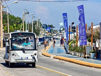 https://www.tp24.it/immagini_articoli/14-10-2026/mazara-oltre-50-mila-passeggeri-per-il-trasporto-estivo-a-tonnarella-250.jpg