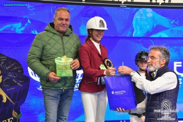 https://www.tp24.it/immagini_articoli/14-11-2025/giulia-rizzo-incanta-verona-l-amazzone-trapanese-seconda-nella-finalissima-best-rider-250.jpg