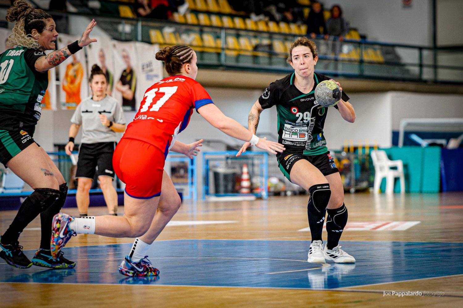 https://www.tp24.it/immagini_articoli/15-04-2026/1776234907-0-handball-erice-e-tempo-di-play-off-per-l-andata-dei-quarti-si-va-a-nuoro.jpg