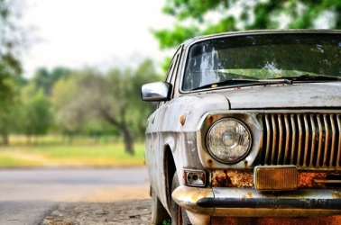 https://www.tp24.it/immagini_articoli/15-05-2026/nel-trapanese-auto-sempre-piu-vecchie-eta-media-oltre-i-14-anni-e-rc-auto-piu-care-250.jpg