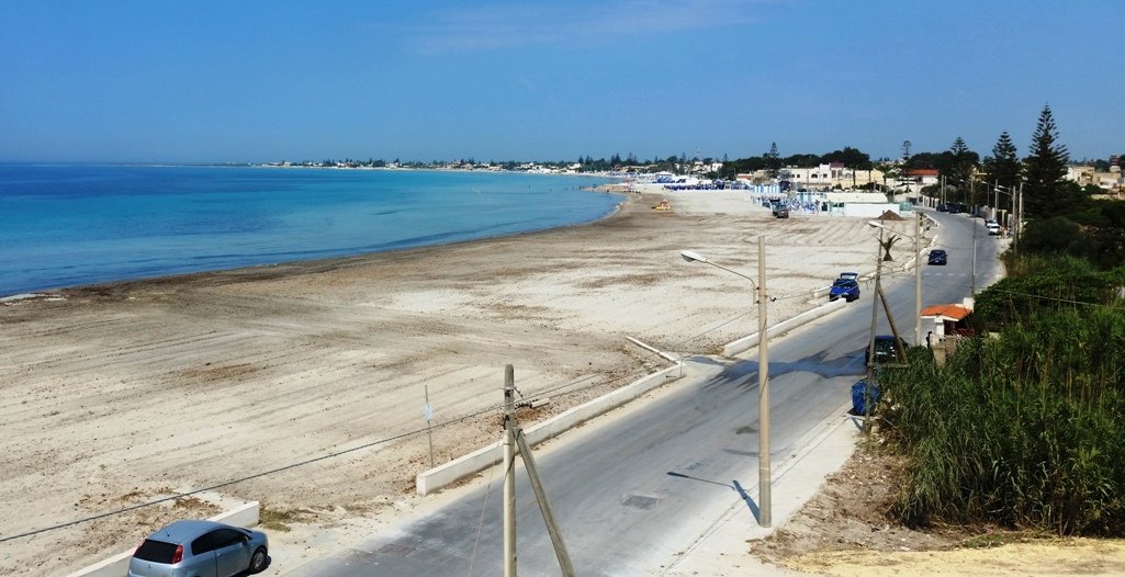 https://www.tp24.it/immagini_articoli/15-06-2026/1781509145-0-mazara-da-oggi-scatta-l-ordinanza-al-lungomare-fata-morgana-senso-unico-divieto-di-sosta-e.jpg
