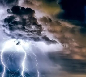 https://www.tp24.it/immagini_articoli/15-06-2026/sicilia-tra-temporali-e-caldo-africano-domani-allerta-gialla-poi-arriva-l-estate-torrida-250.jpg