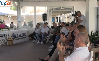 https://www.tp24.it/immagini_articoli/15-07-2026/a-trapani-gli-oscar-dell-allenatore-2026-il-video-250.jpg