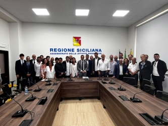 https://www.tp24.it/immagini_articoli/15-07-2026/la-sicilia-guarda-agli-usa-a-settembre-missione-a-new-york-per-il-made-in-sicily-250.jpg