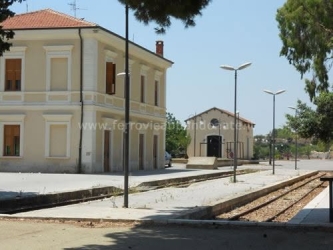 https://www.tp24.it/immagini_articoli/15-07-2026/selinunte-la-stazione-della-discordia-scontro-tra-lentini-e-alfano-sulla-paternita-del-risultato-250.jpg