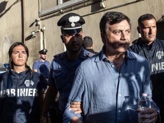 https://www.tp24.it/immagini_articoli/15-08-2026/c-e-un-altro-mandante-dietro-il-faccendiere-250.jpg