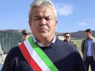 https://www.tp24.it/immagini_articoli/15-08-2026/grano-a-19-centesimi-al-chilo-il-sindaco-di-poggioreale-agricoltori-siciliani-saccheggiati-250.jpg