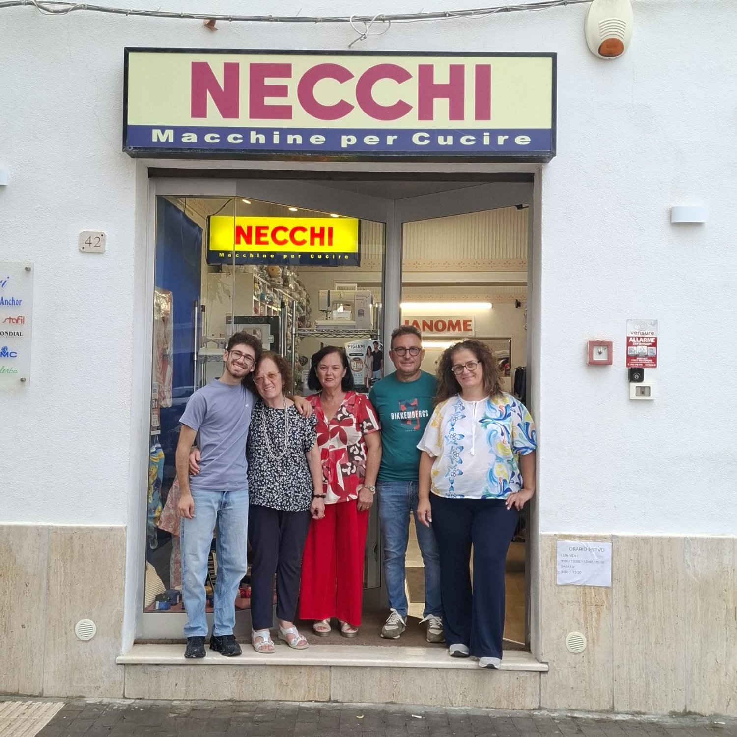 https://www.tp24.it/immagini_articoli/15-09-2026/1789462697-0-marsala-la-merceria-licari-compie-50-anni-una-storia-iniziata-nel-1976.jpg