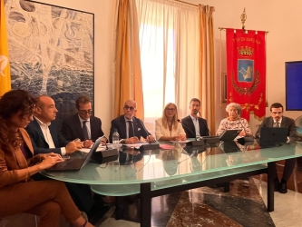 https://www.tp24.it/immagini_articoli/15-09-2026/marsala-i-primi-cento-giorni-di-patti-abbiamo-trovato-una-citta-abbandonata-250.jpg