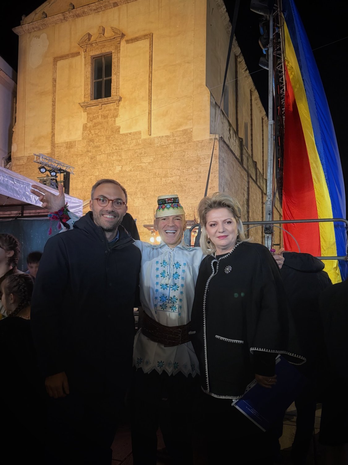 https://www.tp24.it/immagini_articoli/15-10-2026/1792073630-0-finestra-verso-la-romania-ad-alcamo-l-ottava-edizione-della-manifestazione.jpg