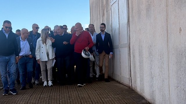 https://www.tp24.it/immagini_articoli/15-10-2026/1792082114-0-il-tornado-a-marsala-patti-con-le-mani-nell-emergenza-e-le-passerelle-dei-politici.jpg
