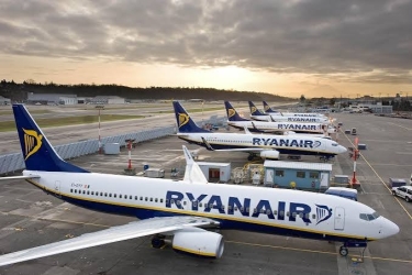 https://www.tp24.it/immagini_articoli/15-10-2026/ryanair-lascia-13-aeroporti-in-europa-birgi-sorride-250.jpg
