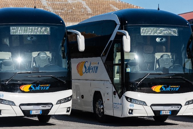https://www.tp24.it/immagini_articoli/16-03-2026/1773658411-0-estate-2026-prenota-il-tuo-viaggio-con-autoservizi-salemi.jpg