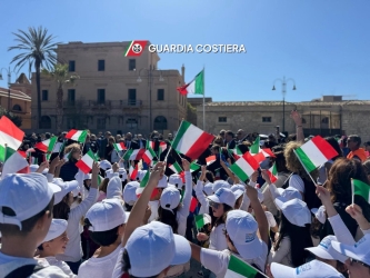 https://www.tp24.it/immagini_articoli/16-04-2026/trapani-la-giornata-del-mare-coinvolge-oltre-mille-studenti-250.jpg