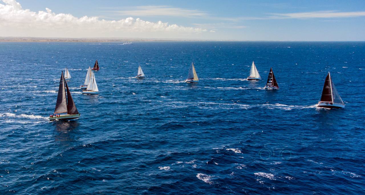 https://www.tp24.it/immagini_articoli/16-05-2025/1747392880-0-il-mediterraneo-che-unisce-la-tunisia-in-regata-al-trofeo-sebastiano-tusa-tra-storia-vela-e-memoria.jpg