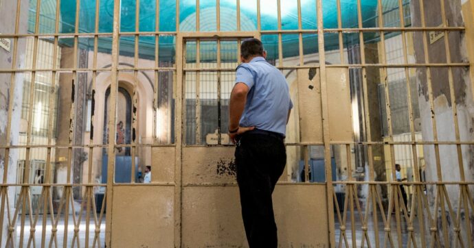 https://www.tp24.it/immagini_articoli/16-06-2025/1750072279-0-carceri-in-sicilia-situazione-penosa-un-eccezione-castelvetrano.jpg