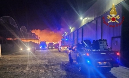 https://www.tp24.it/immagini_articoli/16-06-2026/il-fuoco-nel-trapanese-devastata-montagna-grande-ordinanza-sanitaria-a-marsala-per-l-incendio-alla-sarco-250.jpg