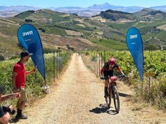 https://www.tp24.it/immagini_articoli/16-06-2026/mountain-bike-andrea-virga-vince-la-rwe-granfondo-di-santa-ninfa-250.jpg