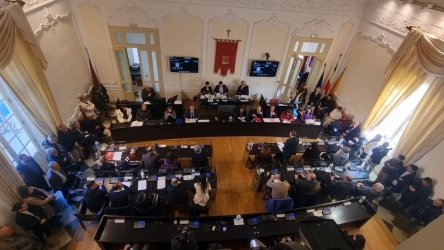 https://www.tp24.it/immagini_articoli/16-06-2026/trapani-43-mila-euro-di-gettoni-in-un-mese-boom-di-presenze-in-consiglio-250.jpg