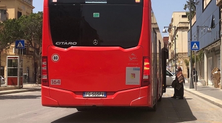 https://www.tp24.it/immagini_articoli/16-06-2026/trapani-sinistra-italiana-contro-il-piano-estivo-dell-atm-periferie-penalizzate-250.jpg