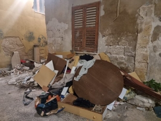 https://www.tp24.it/immagini_articoli/16-06-2026/trapani-telecamere-nascoste-contro-chi-abbandona-i-rifiuti-25-episodi-in-un-mese-250.jpg