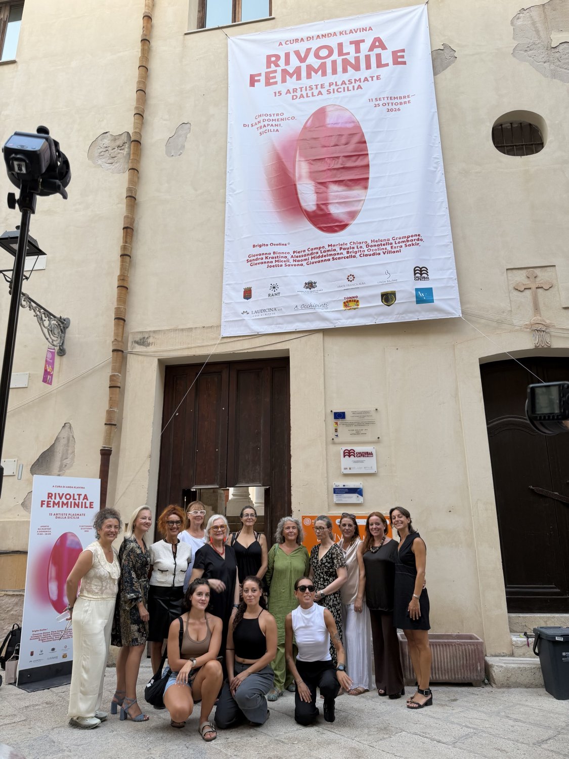 https://www.tp24.it/immagini_articoli/16-09-2026/1789541844-0-trapani-rivolta-femminile-quattro-artiste-si-confrontano-su-autonomia-e-identita.jpg