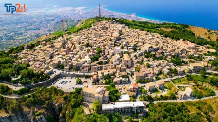 https://www.tp24.it/immagini_articoli/16-09-2026/erice-verso-il-voto-safina-convoca-il-campo-largo-scontrino-ci-sara-sei-liste-per-marrocco-250.jpg