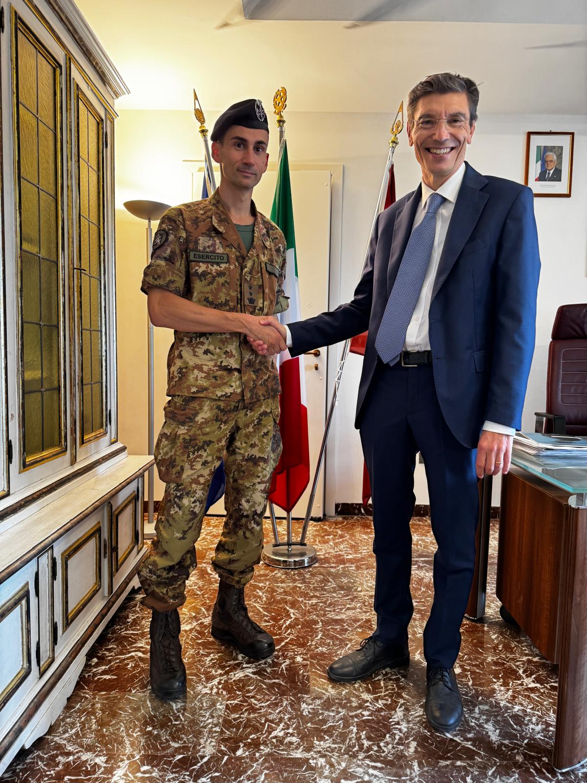 https://www.tp24.it/immagini_articoli/16-10-2025/1760608761-0-trapani-il-comandante-dell-operazione-strade-sicure-in-visita-alla-questura.jpg