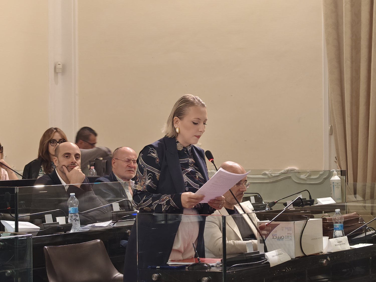 https://www.tp24.it/immagini_articoli/16-10-2026/1792141553-0-trapani-angela-grignano-a-parigi-per-il-processo-ma-sulle-decadenze-cala-il-gelo.jpg