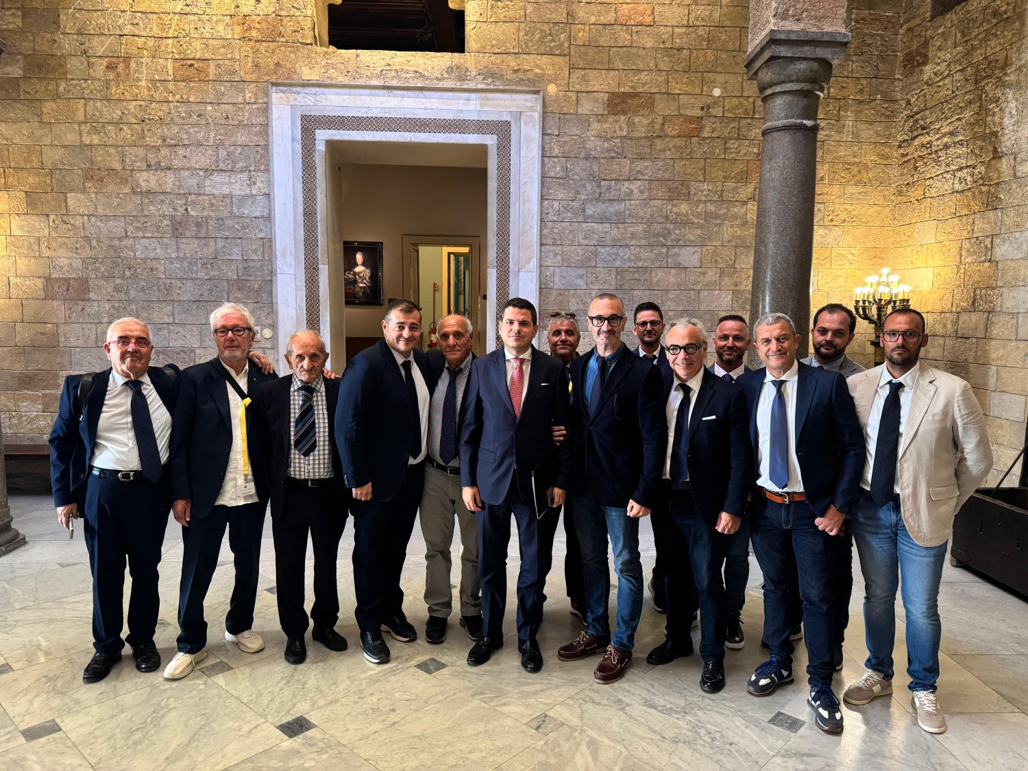 https://www.tp24.it/immagini_articoli/16-10-2026/1792142152-0-crisi-pesca-delegazione-mazarese-ricevuta-dal-presidente-dell-ars-galvagno.jpg