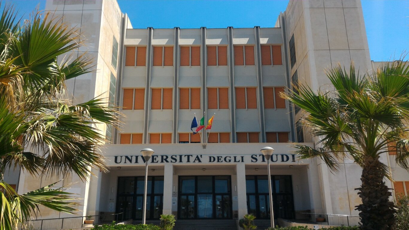 https://www.tp24.it/immagini_articoli/16-10-2026/1792156128-0-trapani-universita-nuova-convenzione-per-la-mensa.jpg