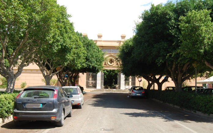 https://www.tp24.it/immagini_articoli/16-10-2026/1792165295-0-pulizia-e-scerbatura-al-cimitero-di-marsala-resta-chiuso-per-due-giorni.jpg