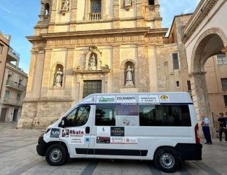 https://www.tp24.it/immagini_articoli/16-10-2026/alcamo-un-nuovo-pulmino-per-le-persone-con-disabilita-con-il-progetto-mobilita-garantita-250.jpg