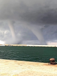 https://www.tp24.it/immagini_articoli/16-10-2026/marsala-e-petrosino-una-settimana-dopo-il-tornado-i-danni-e-la-vita-da-ricostruire-250.jpg