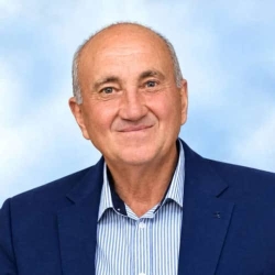 https://www.tp24.it/immagini_articoli/16-10-2026/marsala-in-lutto-oggi-l-ultimo-saluto-ad-antonino-fortunato-vittima-del-tornado-250.jpg