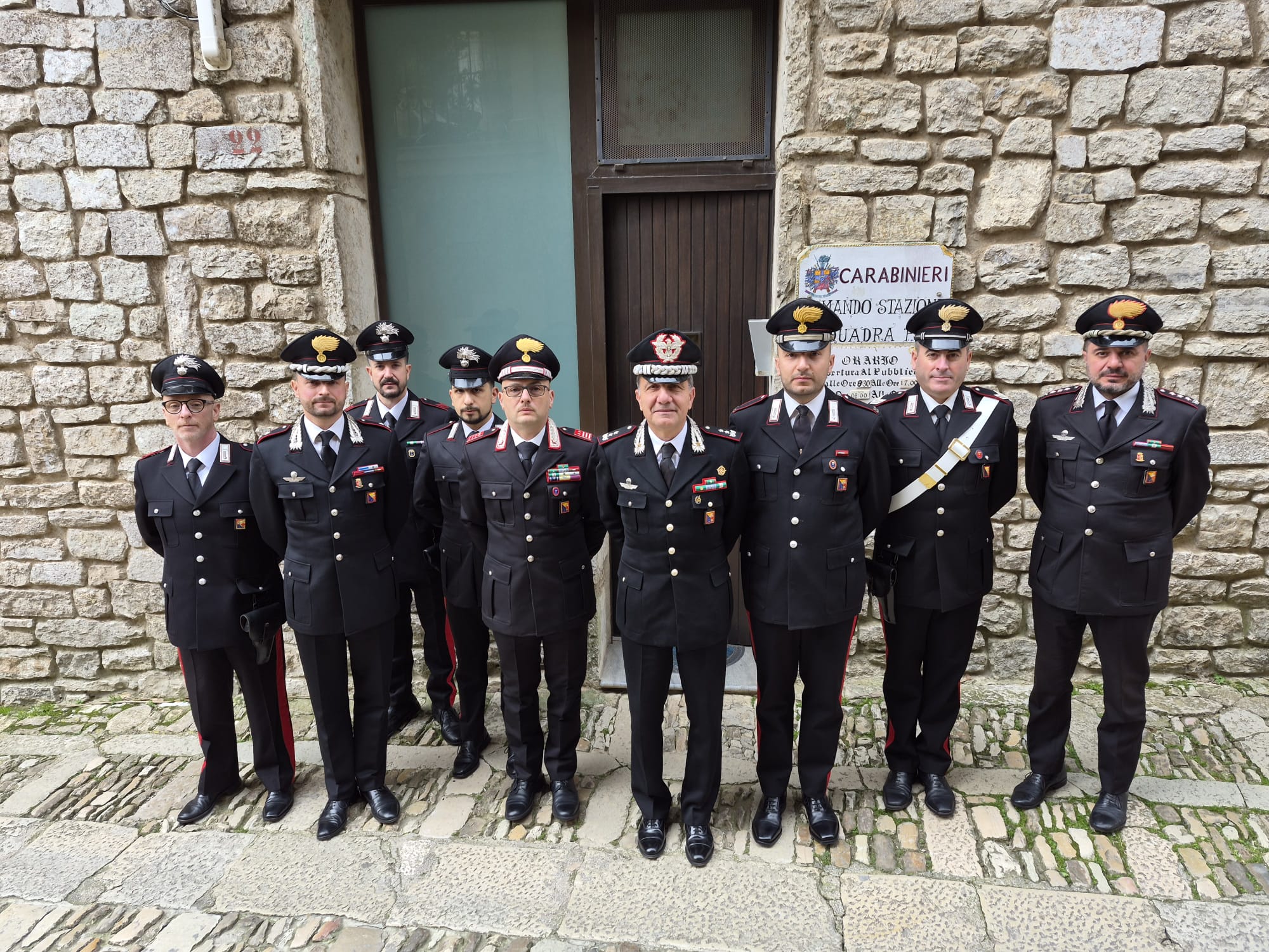 https://www.tp24.it/immagini_articoli/17-01-2026/1768643955-0-il-generale-ubaldo-del-monaco-in-visita-ai-carabinieri-di-trapani-e-marsala.jpg