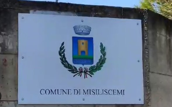 https://www.tp24.it/immagini_articoli/17-05-2026/1778975461-0-a-misiliscemi-la-raccolta-differenziata-passa-dal-telefono-la-sfida-civica-di-una-web-app-per-il-territorio.jpg