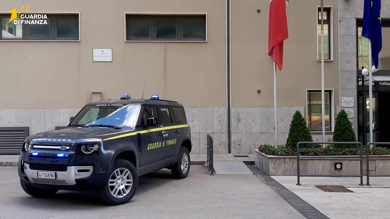 https://www.tp24.it/immagini_articoli/17-07-2026/1784284122-0-sanita-sequestrati-259-dispositivi-medici-non-sicuri-distribuiti-negli-ospedali.jpg