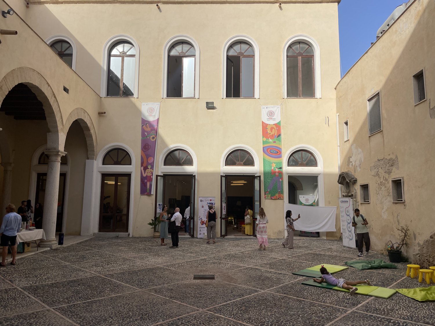 https://www.tp24.it/immagini_articoli/17-07-2026/1784286578-0-trapani-nasce-bibliobuc-la-biblioteca-che-diventa-spazio-di-comunita.jpg