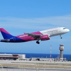 https://www.tp24.it/immagini_articoli/17-07-2026/aeroporto-di-palermo-wizz-air-apre-il-volo-diretto-annuale-per-tirana-250.jpg