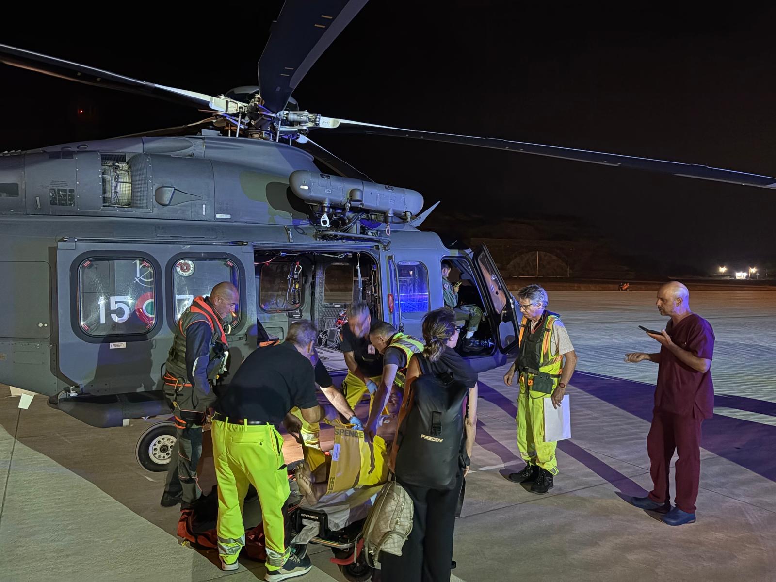 https://www.tp24.it/immagini_articoli/17-08-2025/1755425245-0-doppio-soccorso-in-elicottero-a-pantelleria.jpg