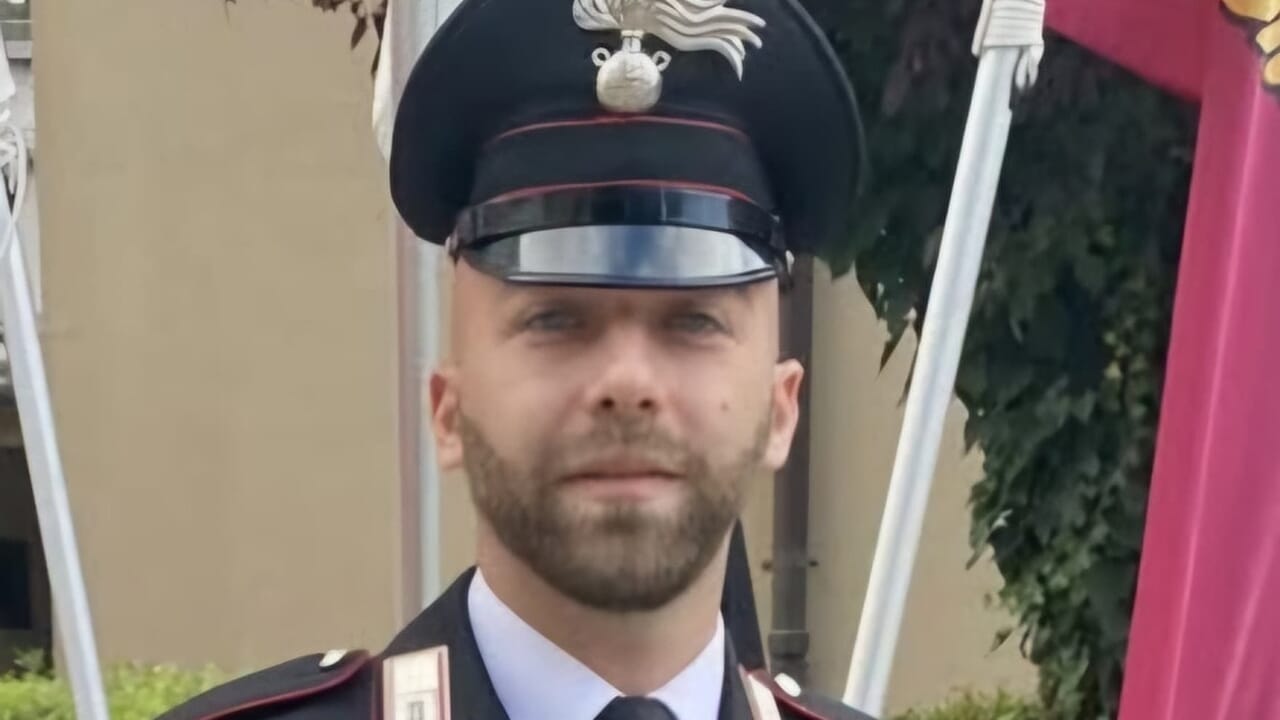 https://www.tp24.it/immagini_articoli/17-08-2025/1755459467-0-il-cordoglio-per-la-scomparsa-del-carabiniere-mario-sicilia.jpg
