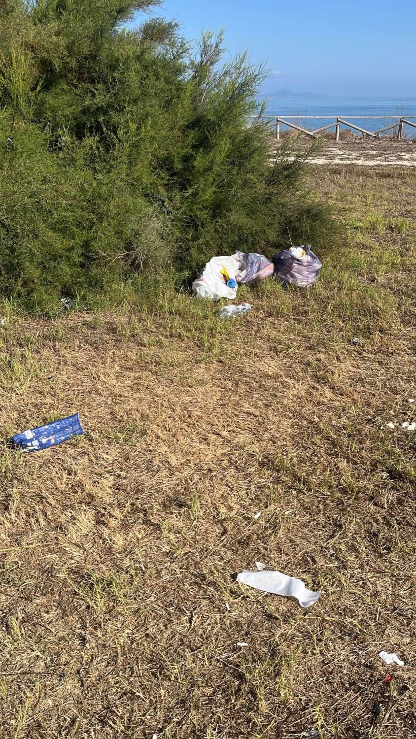 https://www.tp24.it/immagini_articoli/17-08-2026/1786950686-0-marsala-sostano-con-i-camper-al-lungomare-boeo-e-lasciano-li-i-loro-rifiuti.jpg