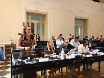 https://www.tp24.it/immagini_articoli/17-09-2026/decadenze-a-trapani-il-pd-attacca-miceli-democrazia-a-geometria-variabile-250.jpg
