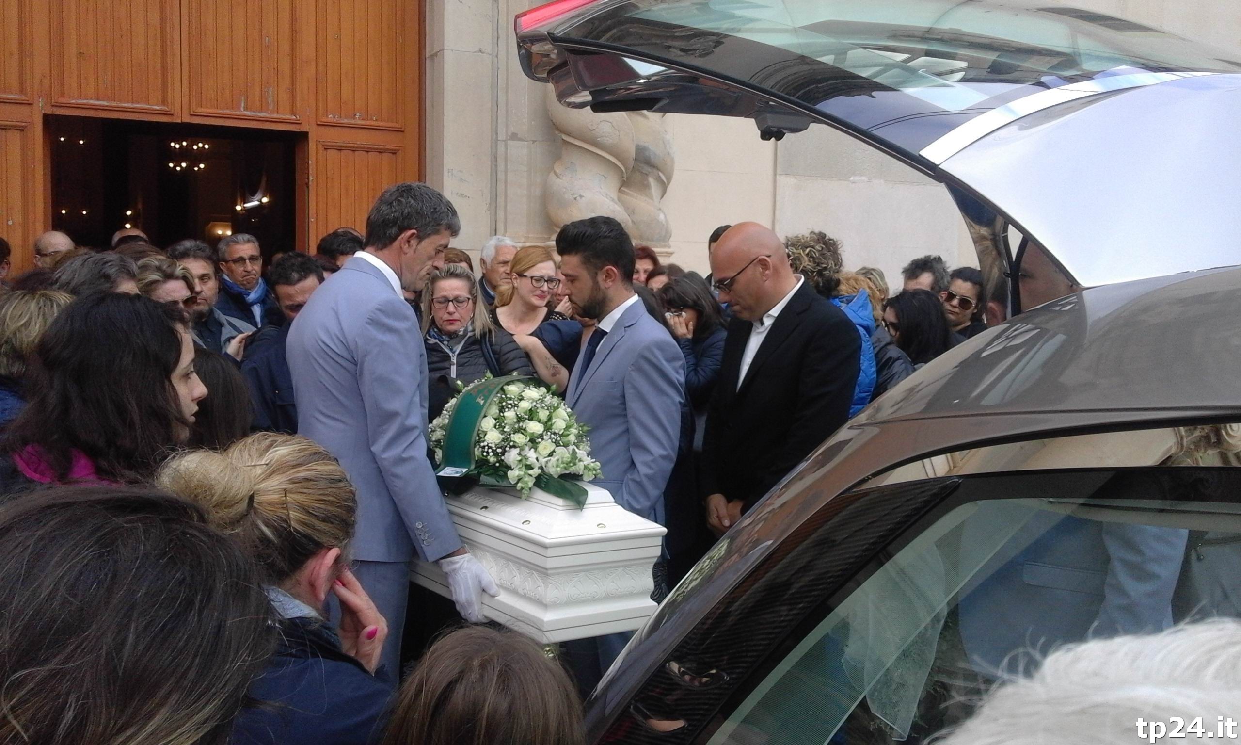 https://www.tp24.it/immagini_articoli/17-10-2025/1760702603-0-trapani-morte-del-piccolo-giorgio-i-consulenti-in-aula-si-sarebbe-potuto-salvare.jpg