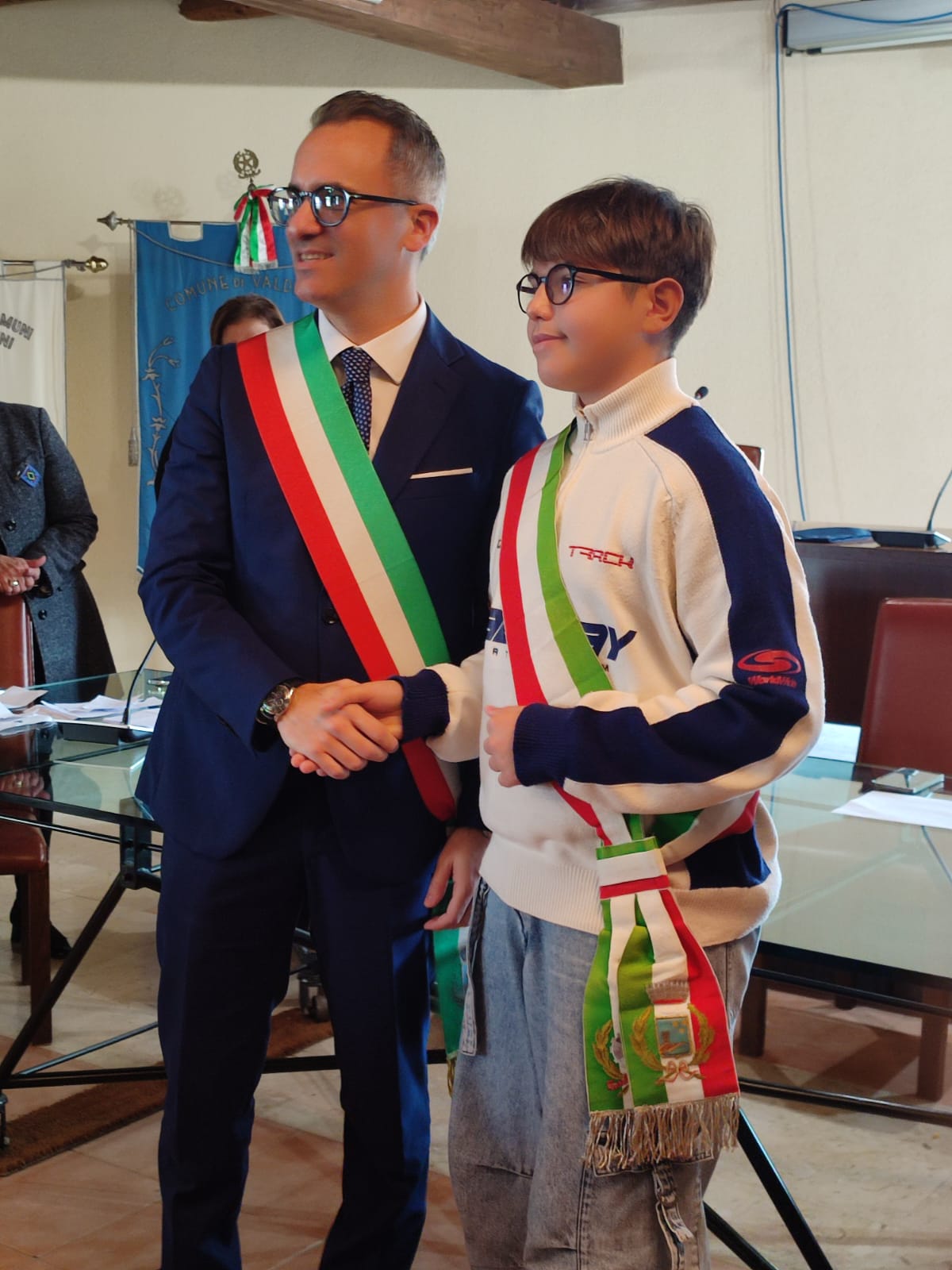https://www.tp24.it/immagini_articoli/17-12-2025/1765965605-0-a-valderice-eletto-il-baby-sindaco.jpg